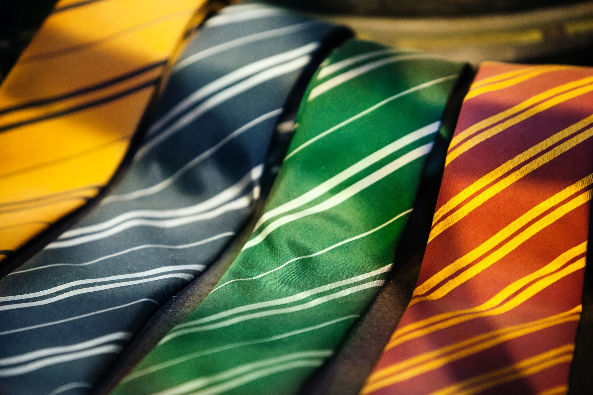 Czym się kierować przy wyborze krawatu?